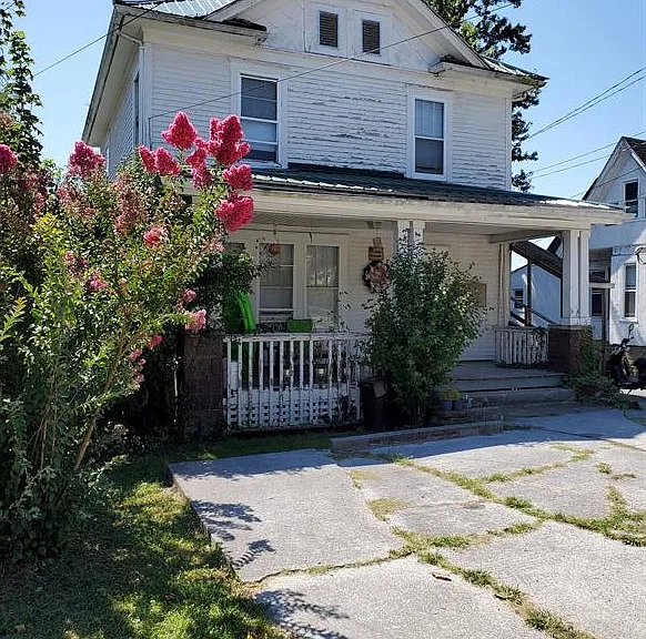 223 Center St — Photo 8