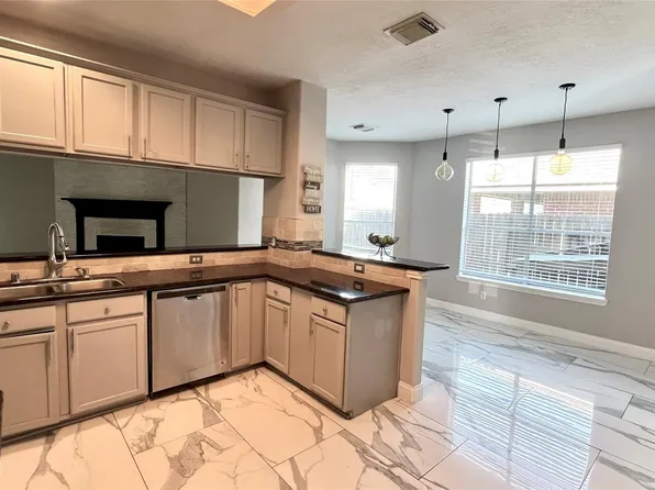 14802 Belterraza Dr, Houston, TX 77083