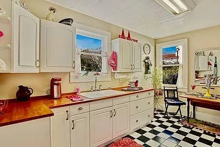 2 bed, $4,700 — Photo 4