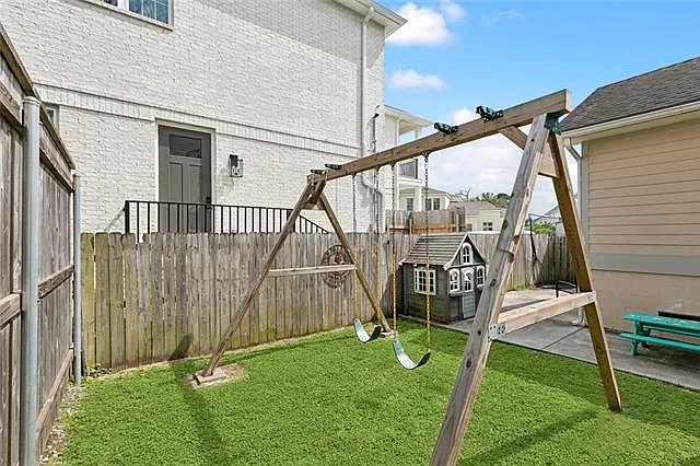 5647 Marshal Foch St — Photo 26