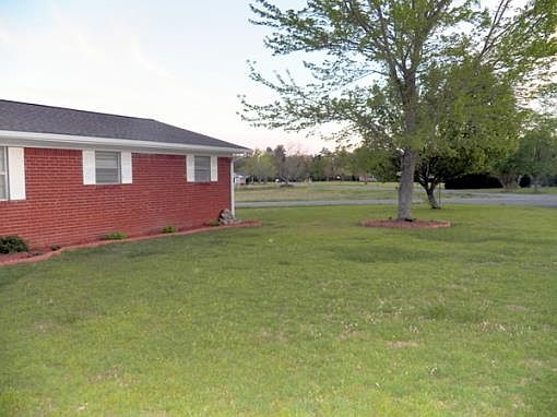 2nd image of 304 Lakewood Dr