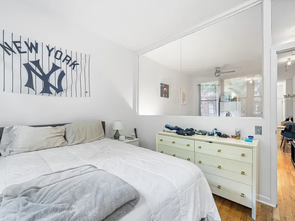 313 East 89th Street image 6 of 12