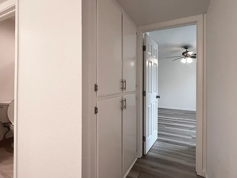 134 S Western Ave #10 — Photo 23