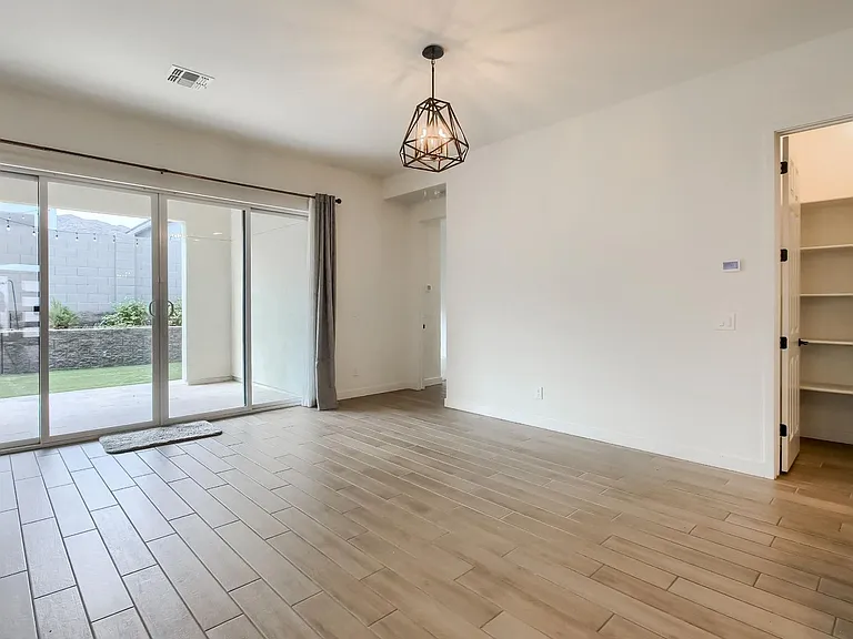 1005 E Paseo Way — Photo 29