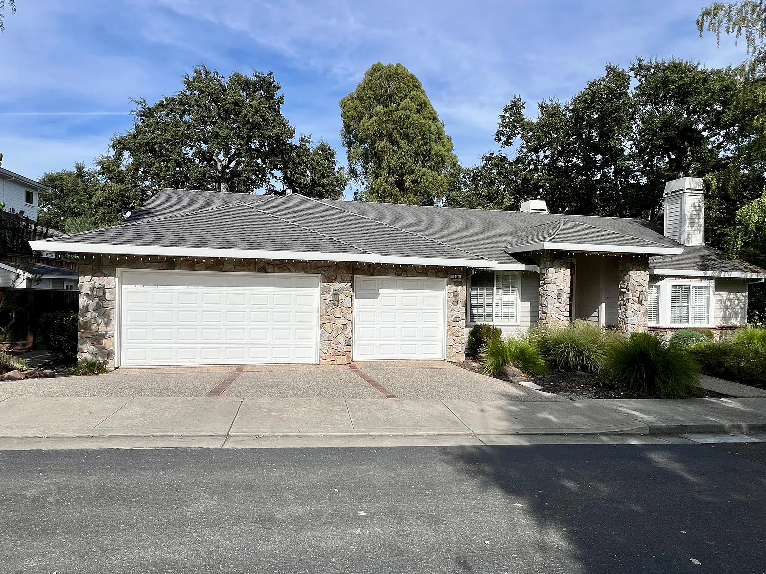 4 bed, 3170 sqft, $6,500 — Photo 2