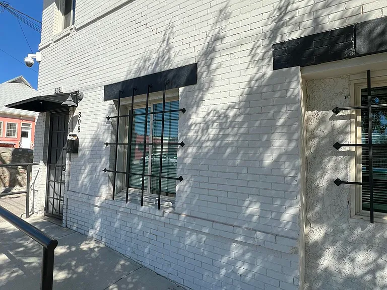 806 N Williams St — Photo 33