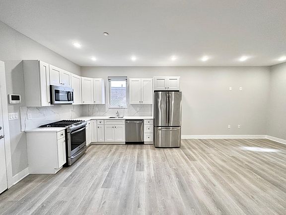 2nd image of 330 Cambridge St #2BDR