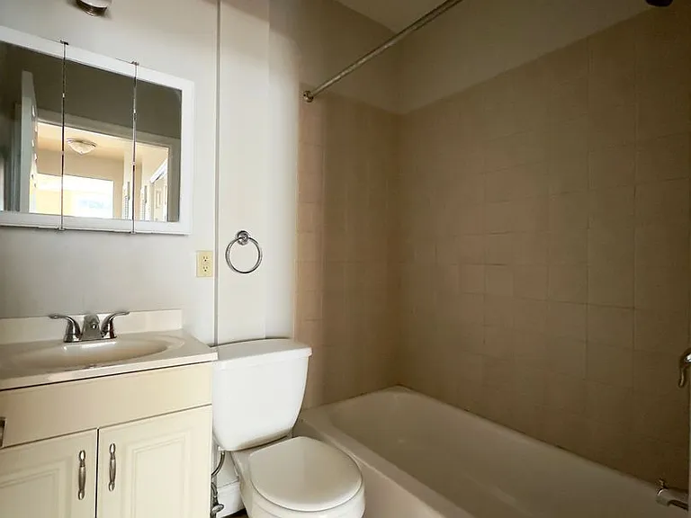 For Rent: Chic Urban Living at 908 N Calvert St Your City Sanctuary Awaits! — Photo 18