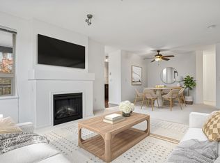 700 Klahanie Dr #206, Pt Moody, BC V3H 5L3