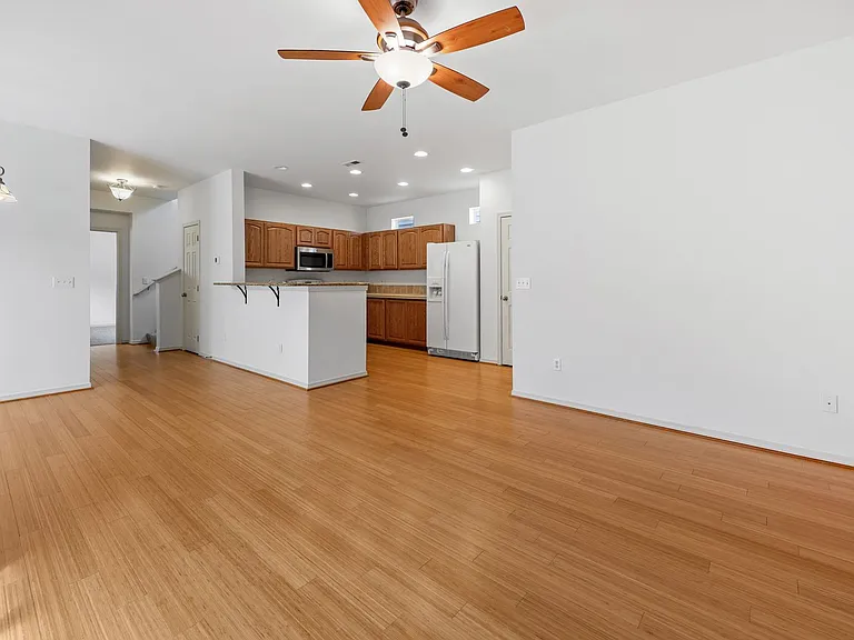 7601 Rushmore Way NE — Photo 11
