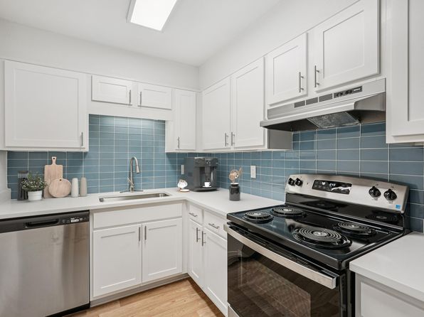 1050 Capri Isles Blvd #M101