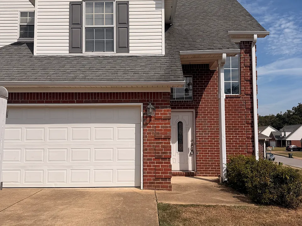 316 Hayat Loop