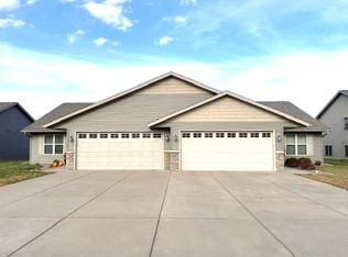 814 W Shorewood Dr, Eau Claire, WI 54703