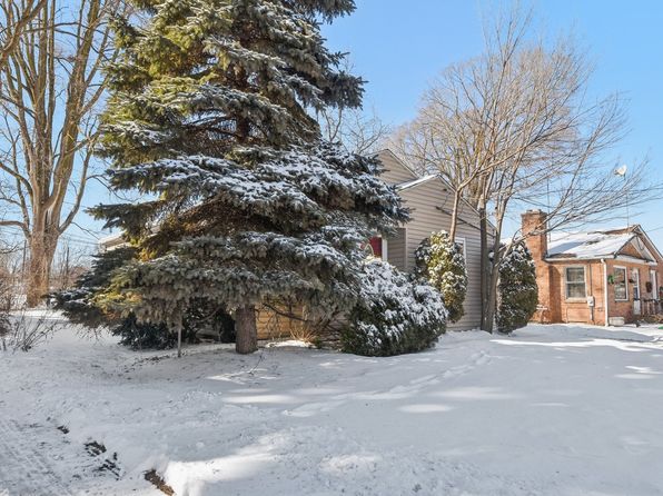 22 N Lewis Ave, Waukegan, IL 60085