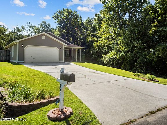 2nd image of 121 Foxlair Drive