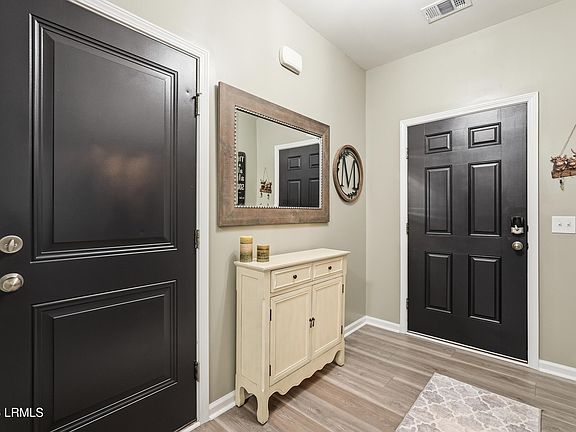 5th image of 21 Seneca Way