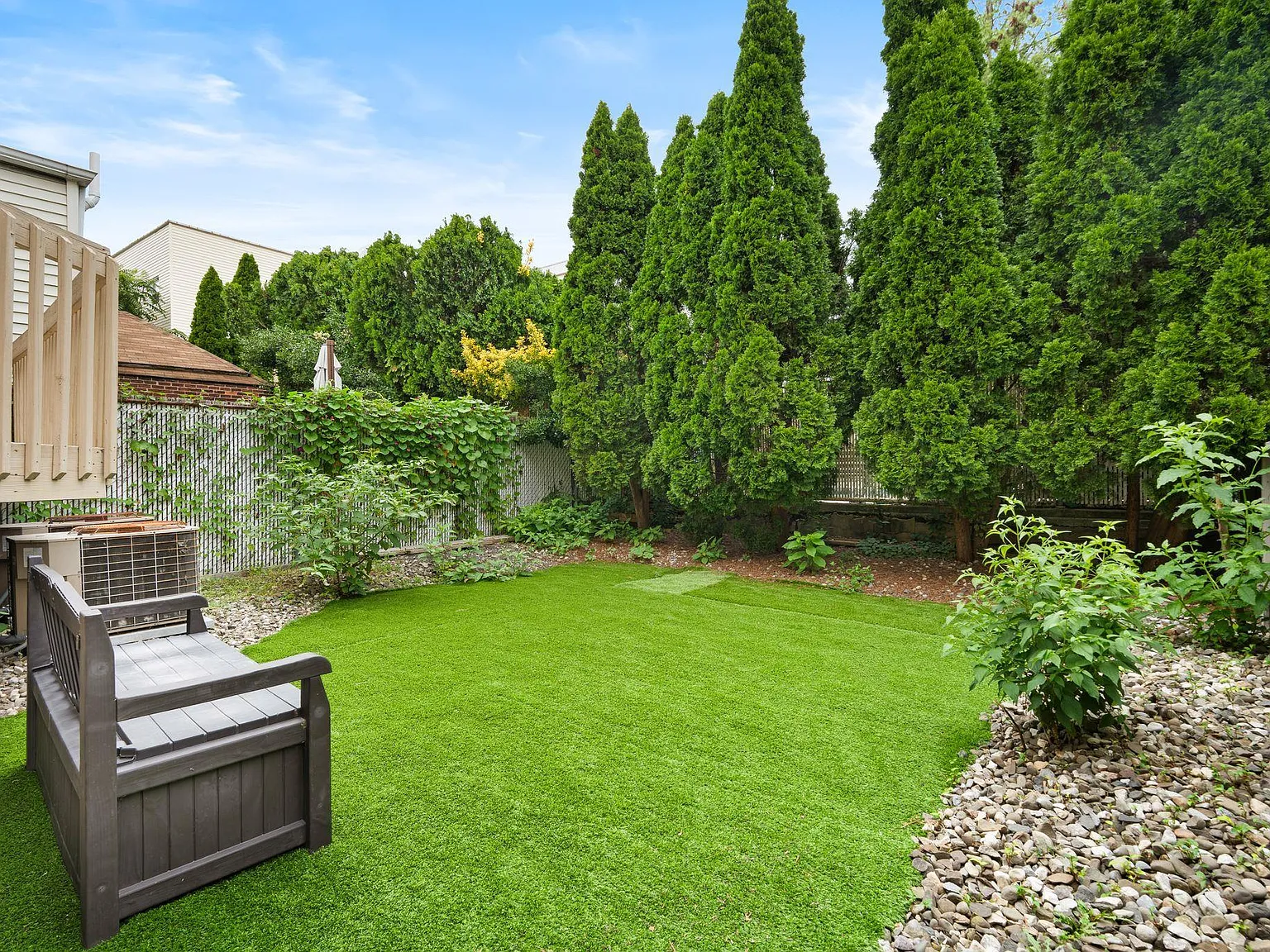 2 bed, 1.0 bath, $3,600 — Photo 2
