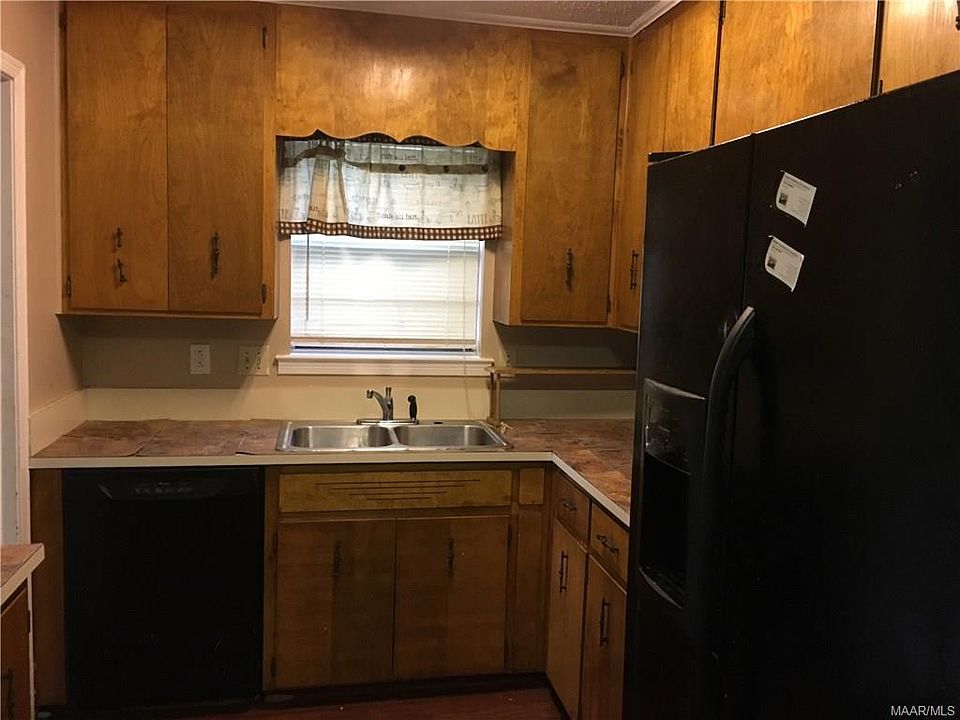 2nd image of 3352 Brookwood Dr