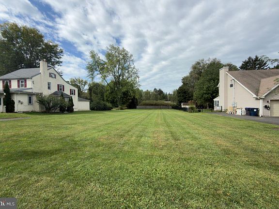 3rd image of 84 Iron Hill Rd