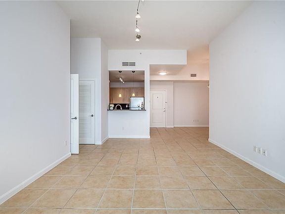2nd image of 511 SE 5th Avenue #PH 2511