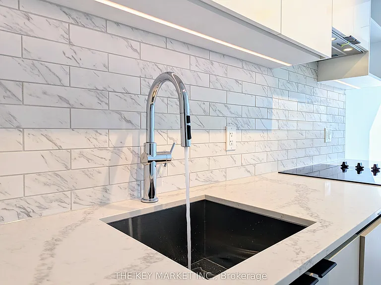 252 Church St #5110 — Photo 15