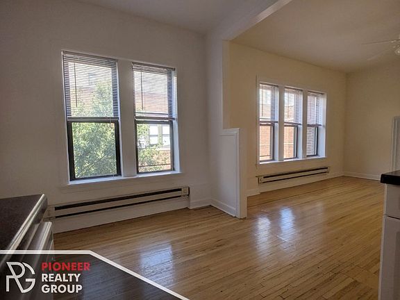 5th image of 3823 N Fremont St #3825W3