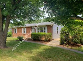 18 Hookers Gap Rd, Candler, NC 28715