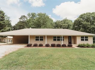 8394 Banks Mill Rd, Douglasville, GA 30135