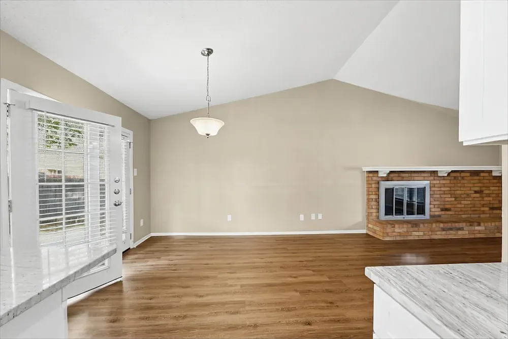 3 bed, 1523 sqft, $1,595 — Photo 2