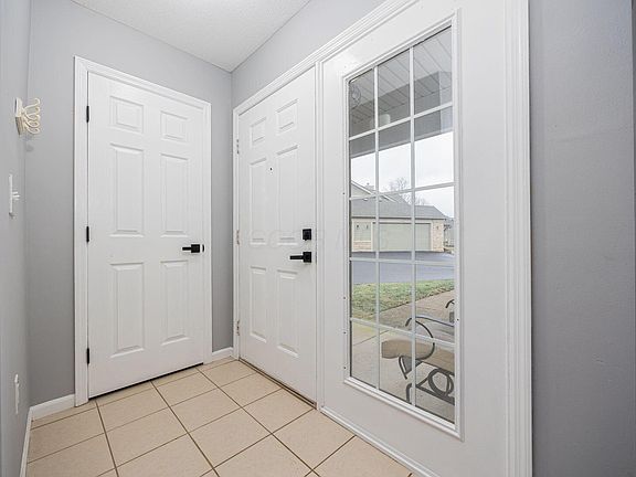 4th image of 5293 Knotting Woods Dr