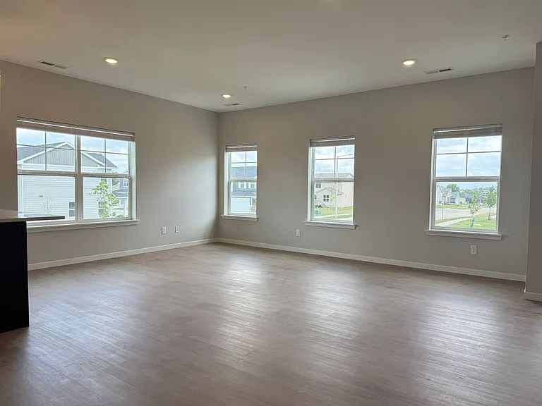 141 Clark Dr SW #2 — Photo 2