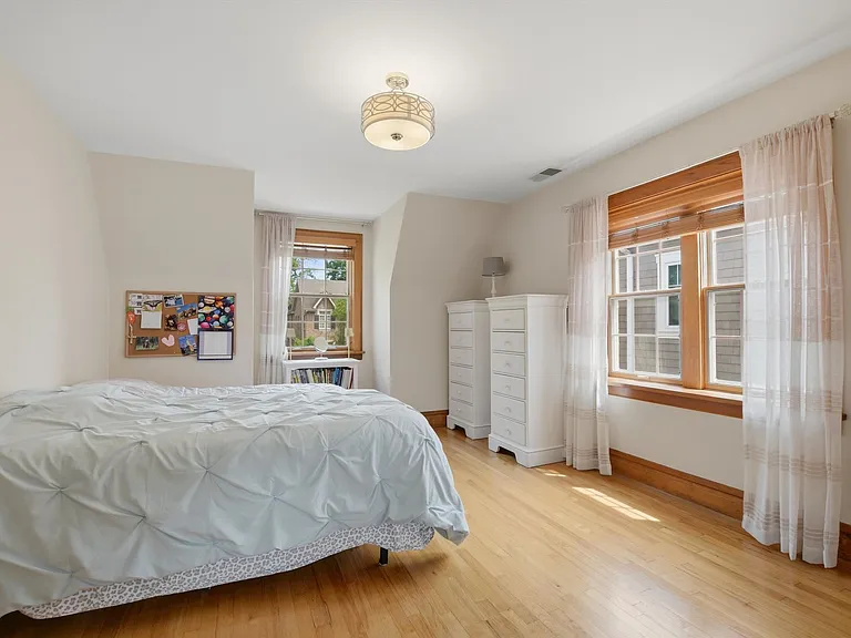 822 S Chester Ave — Photo 24