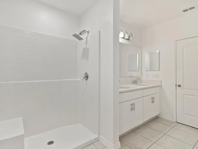 1154 Oak Bluff Dr — Photo 13