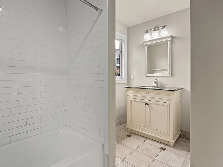 5617 15th Ave NE — Photo 9