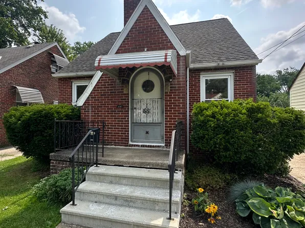 12523 North Rd, Cleveland, OH 44111