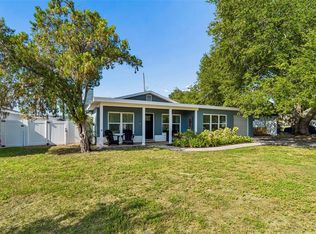 10748 VILLAGE GREEN AVE, SEMINOLE, FL 33772