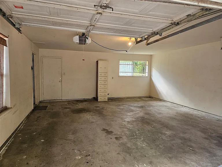 18521 Railroad Ave — Photo 28