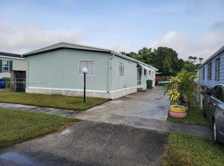 21641 NW 3rd St, Pembroke Pines, FL 33029