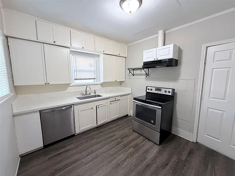 1401 Edison St — Photo 18