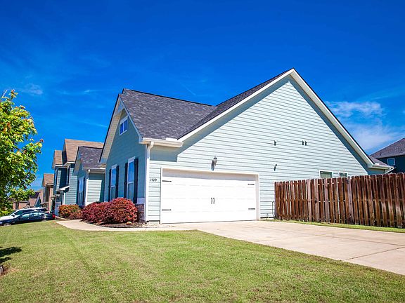 3rd image of 1529 Driftwood Lane