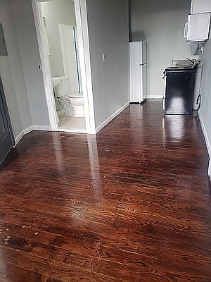 2nd image of 1212 Gilbert Pl APT 2RR