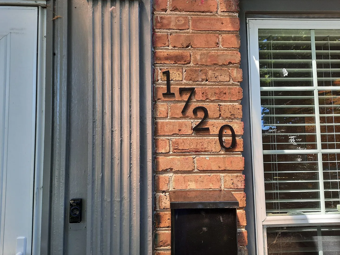 3Br/2Bath House in Evanston $3,600/m — Photo 3