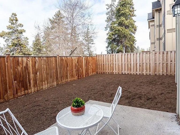 1076 SE Leonel Ln — Photo 21