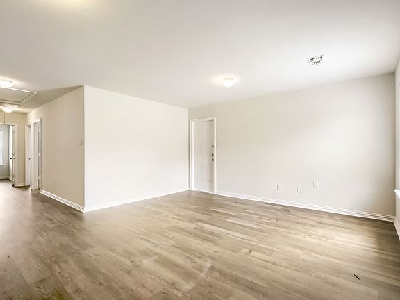 4th image of 3420 Marshall St #A & B