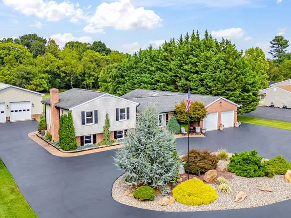 12826 Greensburg Rd, Smithsburg, MD 21783