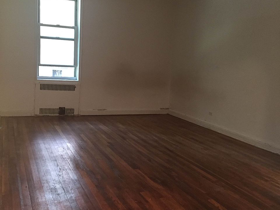 2nd image of 8911 102nd St