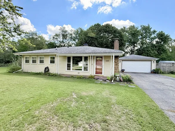 3405 Elkton Dr, Jackson, MI 49203
