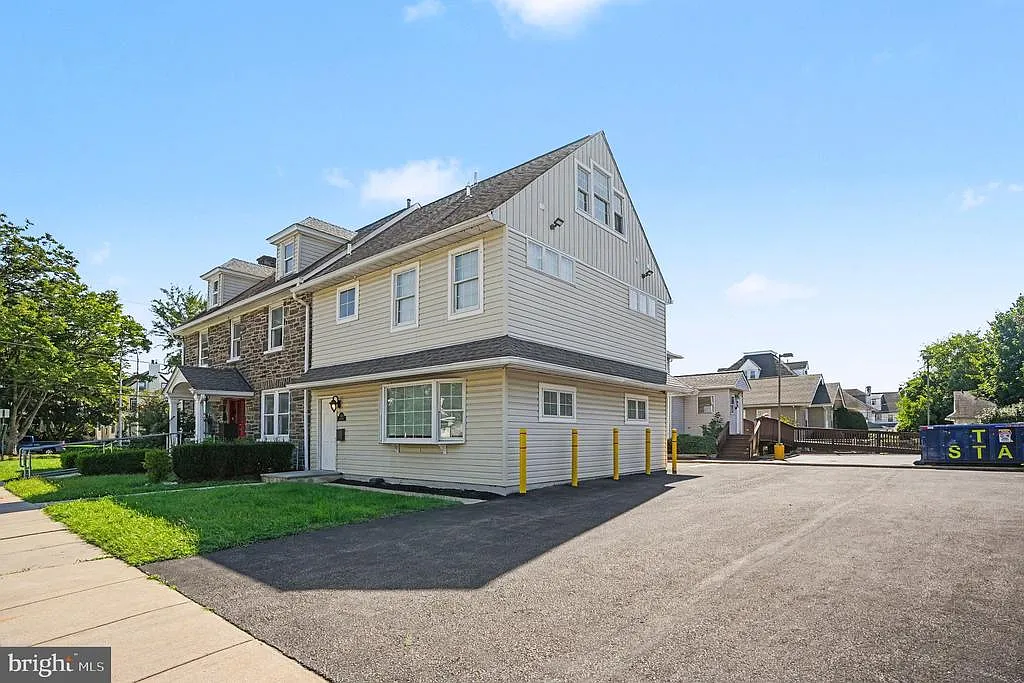 3 bed, 4.0 bath, 3600 sqft, $2,900 — Photo 4