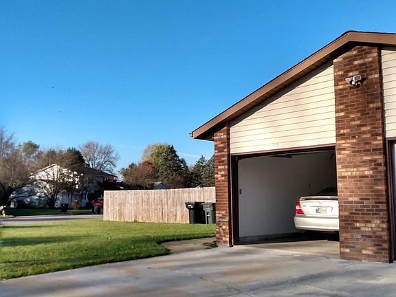 2nd image of 5103 Lindenwood