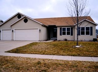 1333 Savannah Woods Dr, Edgerton, WI 53534